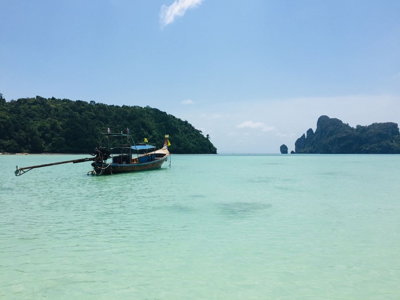 Island hopping scenery in Krabi, Thailand — Barracudas Tour